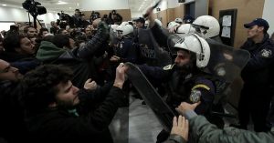Grecia proteste case pignorate
