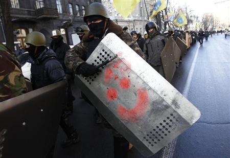 PCN-SPO - LM & KH russie condamne le coup de kiev (2014 02 24)  FR