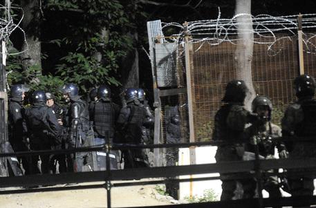 No Tav, violenti scontri a Chiomonte nella notte